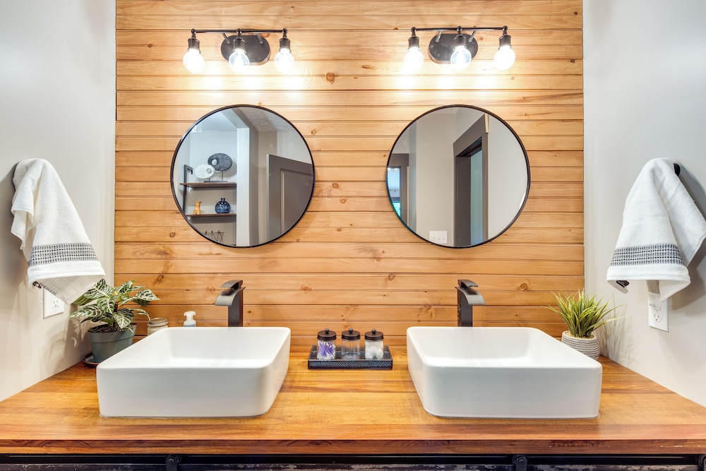 Secluded Mountain Retreat 30 Mi to Asheville in Marion, United States