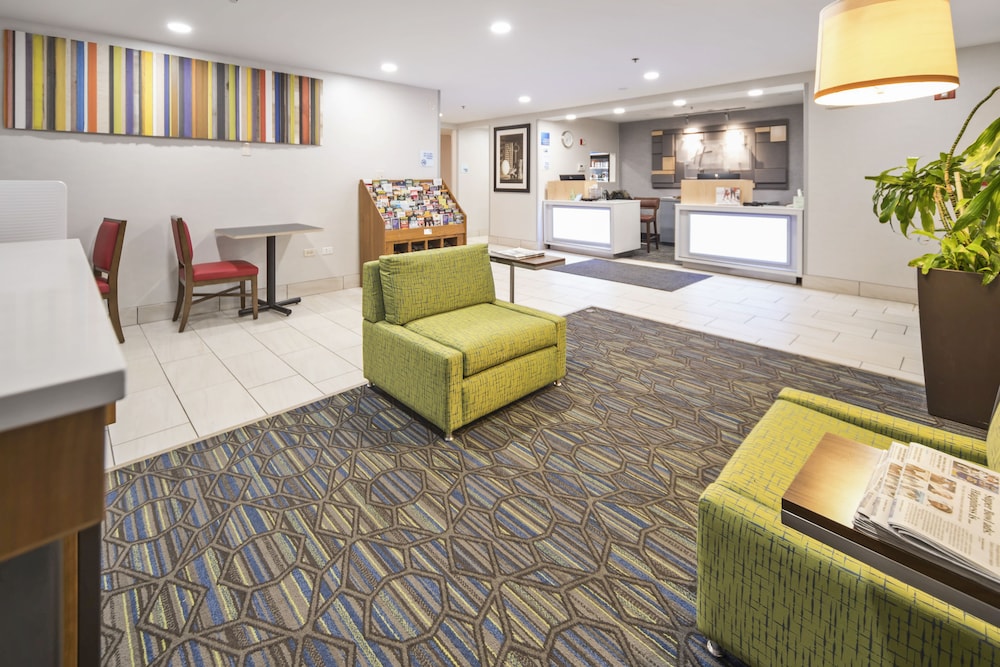 Holiday Inn Express Chicago NW Vernon Hills by IHG - photo 40