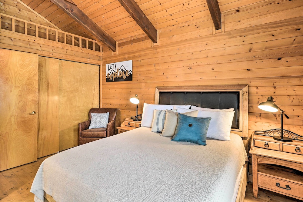 Luxe Pagosa Springs Cabin with Sauna And Hot Tub — 4-Star Luxury Hotel in Pagosa Springs, United States