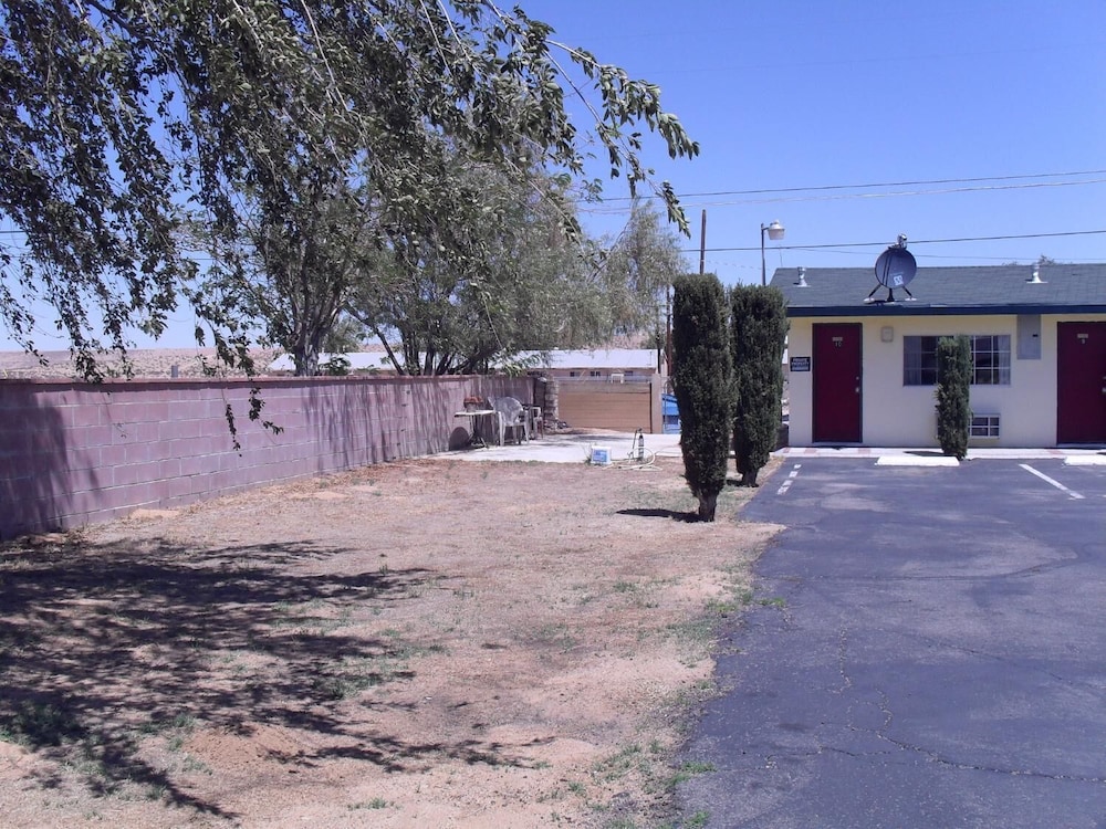 Budget Inn Boron - photo 24