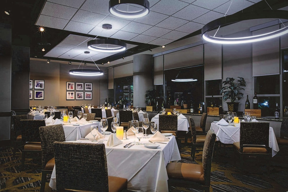 Embassy Suites by Hilton Atlanta at Centennial Olympic Park - photo 55