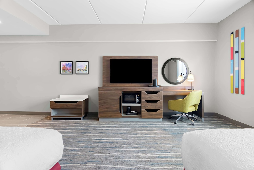 Hampton Inn & Suites by Hilton Chicago Medical District UIC - photo 14