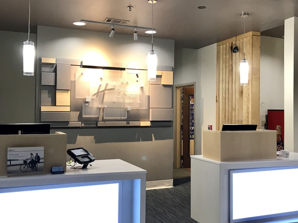 Holiday Inn Express and Suites Winona North an IHG Hotel - photo 2