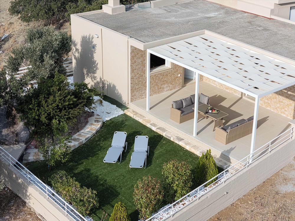 House Verg — 4-Star Luxury Hotel in Agios Vasileios, Greece