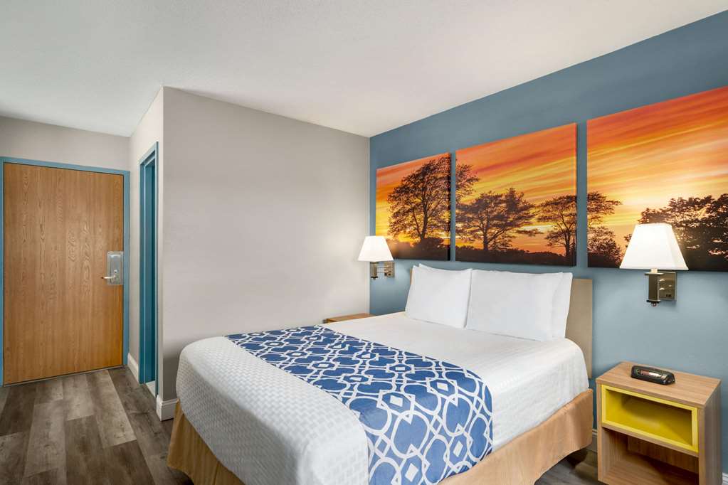 Days Inn by Wyndham Canastota Verona - photo 15