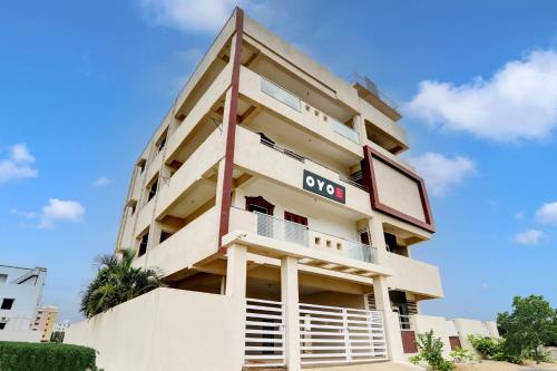 Super Hotel O J3 Luxury Rooms in Guntur, India