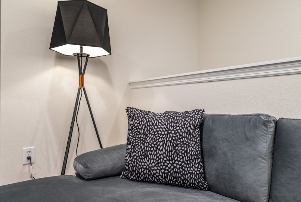 Brand New Home In Top Rated Resort Solterra 5 Bedroom Townhouse by Redawning - photo 30