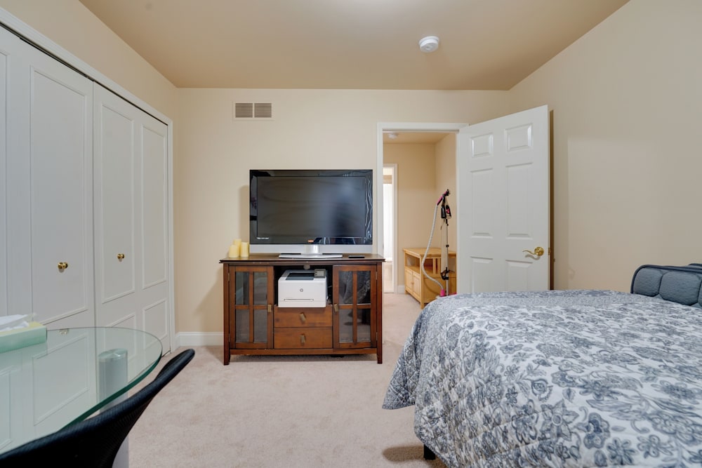 Remote work Friendly Troy Townhome — Troy — photo 2