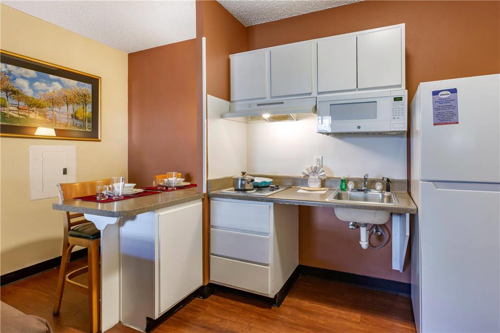 Suburban Studios Albuquerque Uptown - photo 27