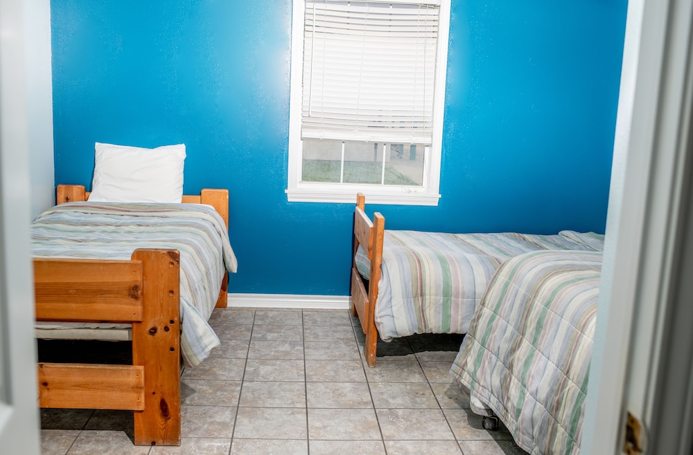 Captain Quarters Motel - photo 8