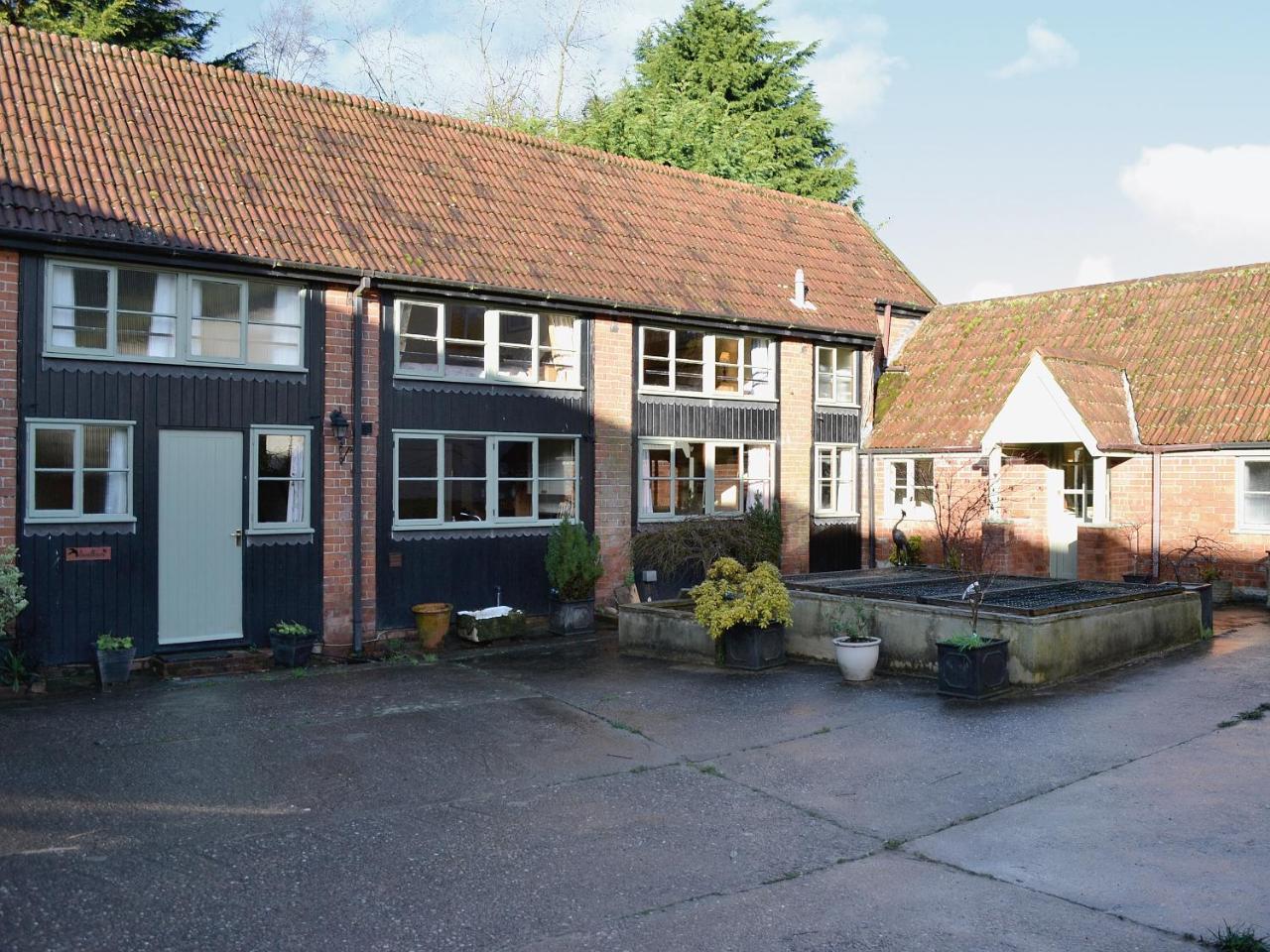 Swallows Cottage — 4-Star Luxury Hotel in Ottery St Mary, United Kingdom