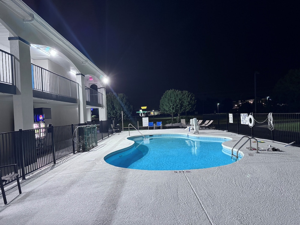 Florence Inn and Suites - photo 24