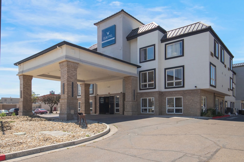 Wingate by Wyndham Elko - carbon neutral hotel in Elko