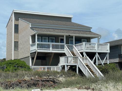 Happy Feet in Oak Island, United States