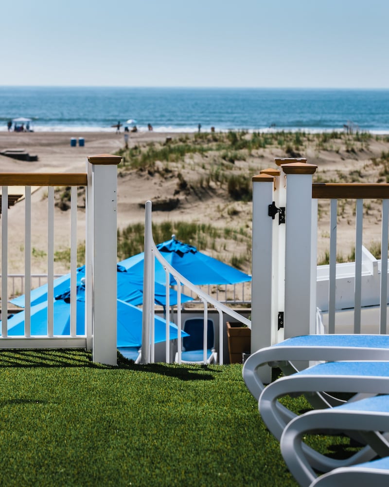 Regal Plaza Beach Resort - photo 21