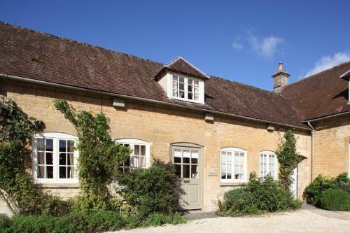 Saratoga Cottage — 5-Star Luxury Hotel in Witney, United Kingdom