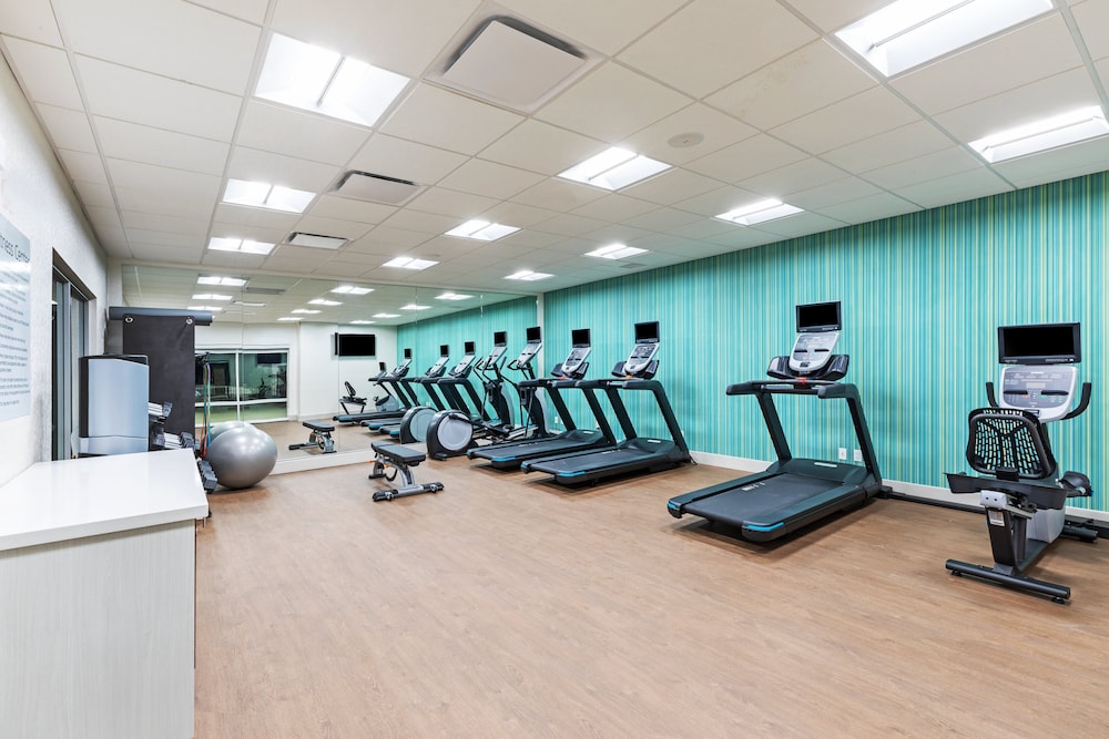 Holiday Inn Express & Suites Parsons by IHG - photo 18