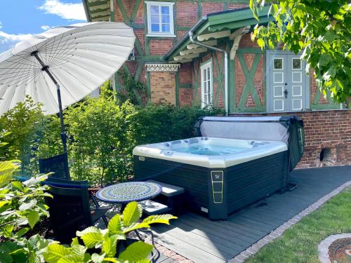 Villa B das zauberhafte Chalet — 4-Star Luxury Hotel in Vetschau, Germany