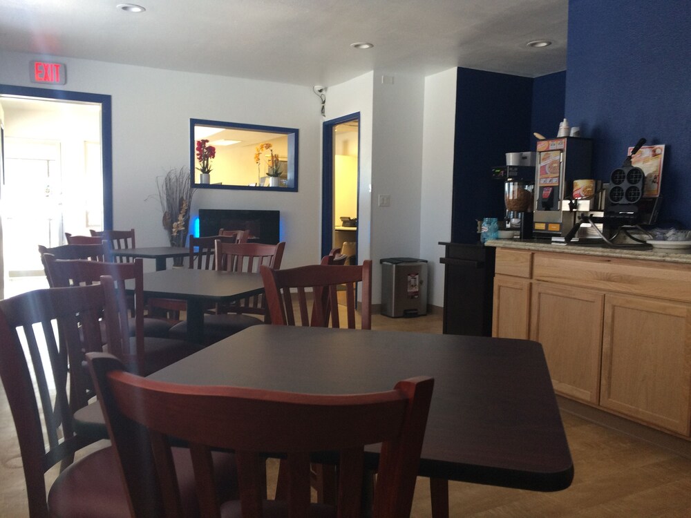 Travelodge by Wyndham Raton - photo 24