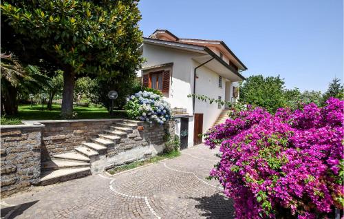 Cozy Home In Anguillara Sabazia — 4-Star Luxury Hotel in Anguillara Sabazia, Italy