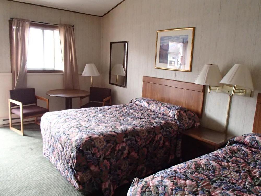 1St Interstate Inn - photo 9