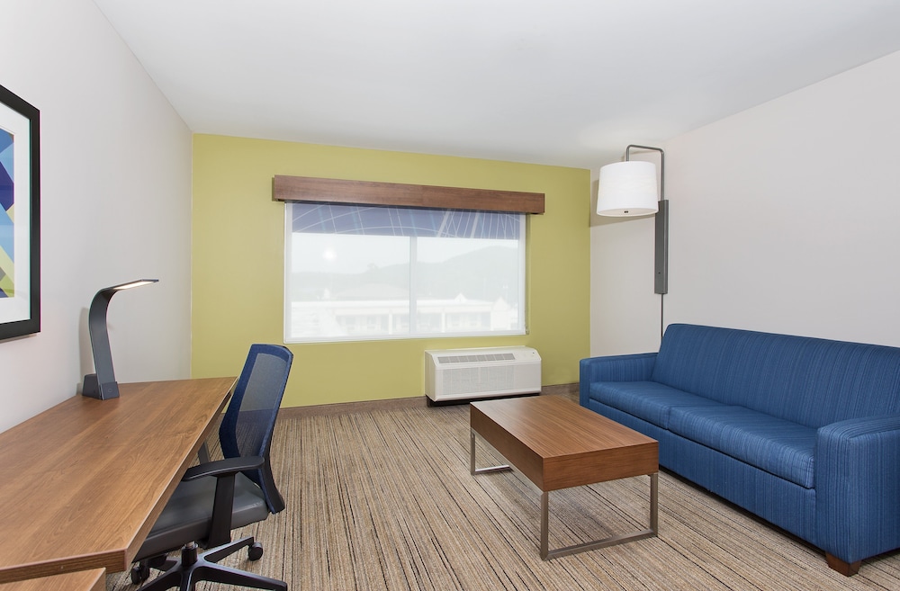 Holiday Inn Express Williamsburg by IHG - photo 26