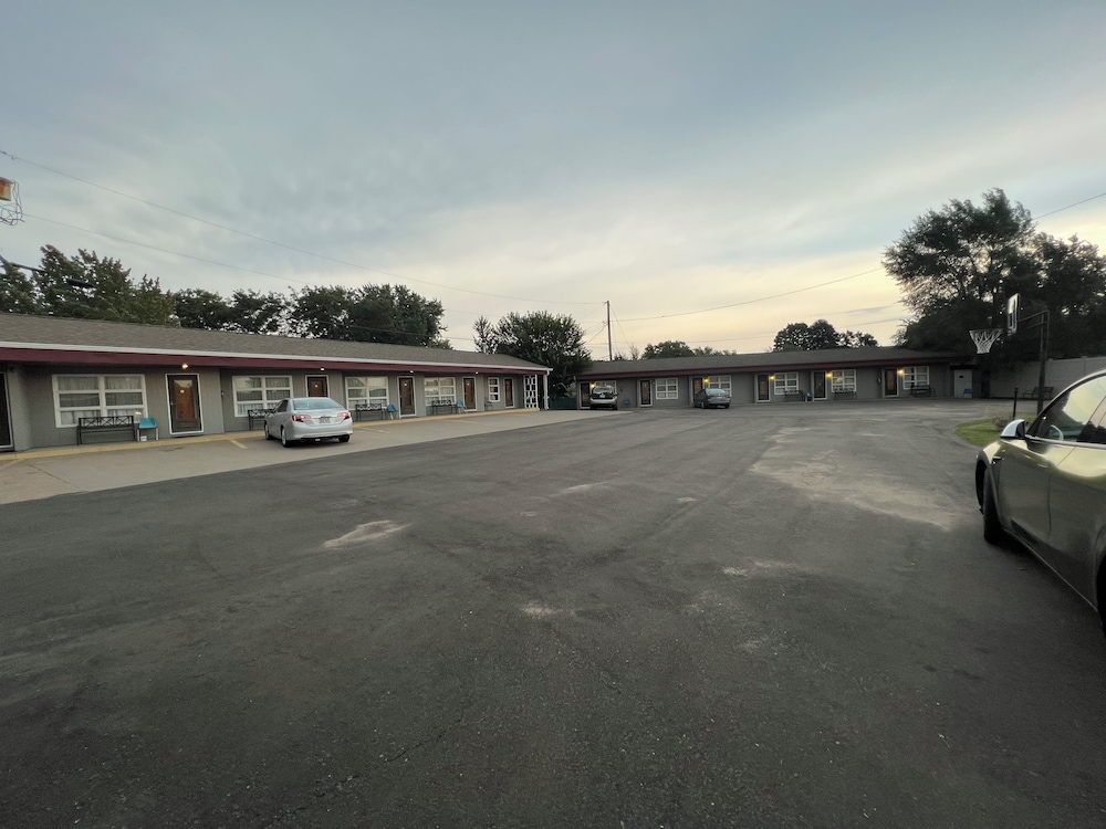 Welch Motel - photo 12