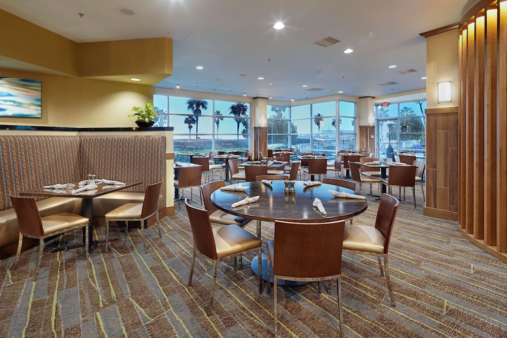 DoubleTree by Hilton San Francisco Airport North Bayfront - photo 41