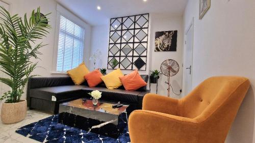 Stunning clean free parking home ideal long stays — 4-Star Luxury Hotel in West Thurrock, United Kingdom