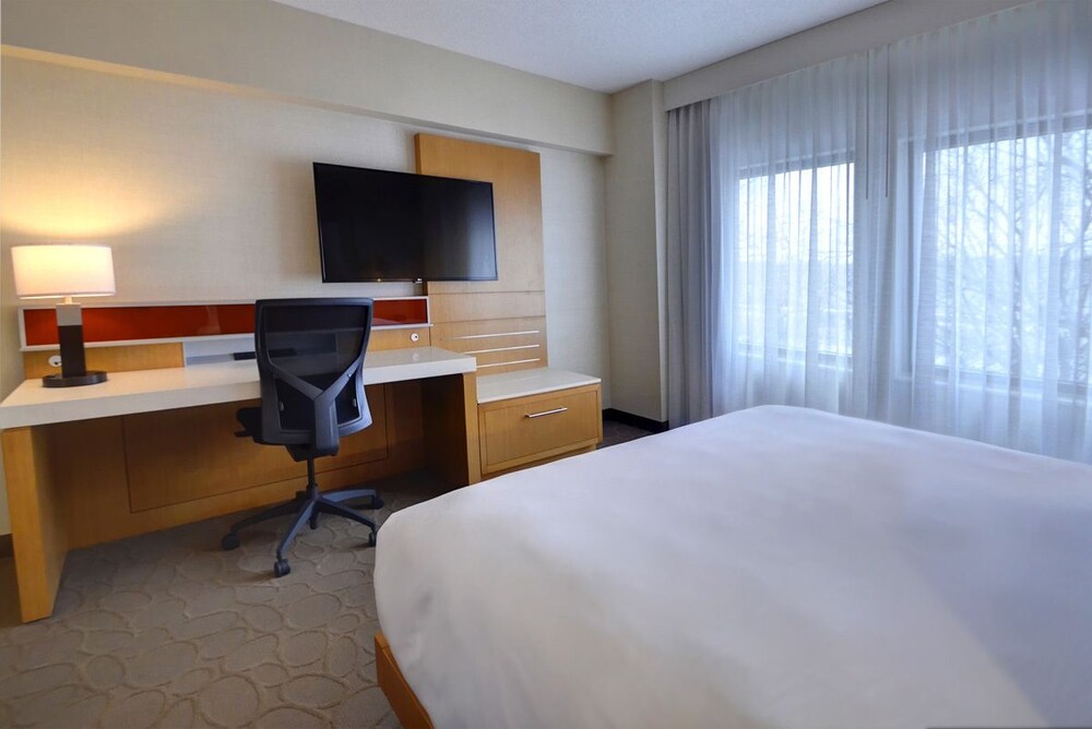 Renaissance Chicago Glenview Suites Hotel - photo 4