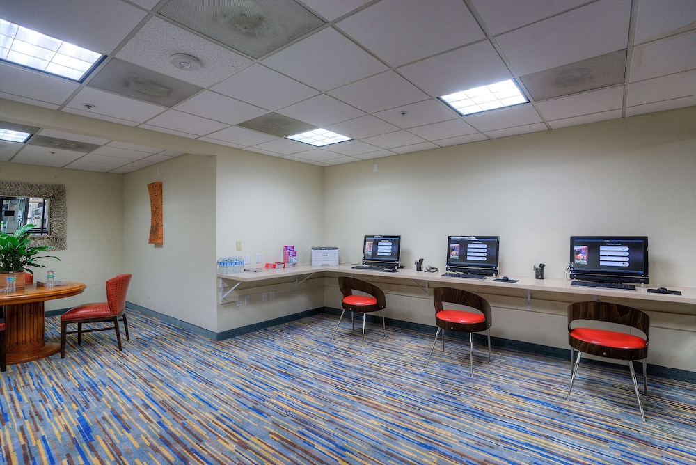 DoubleTree by Hilton Phoenix North - photo 60