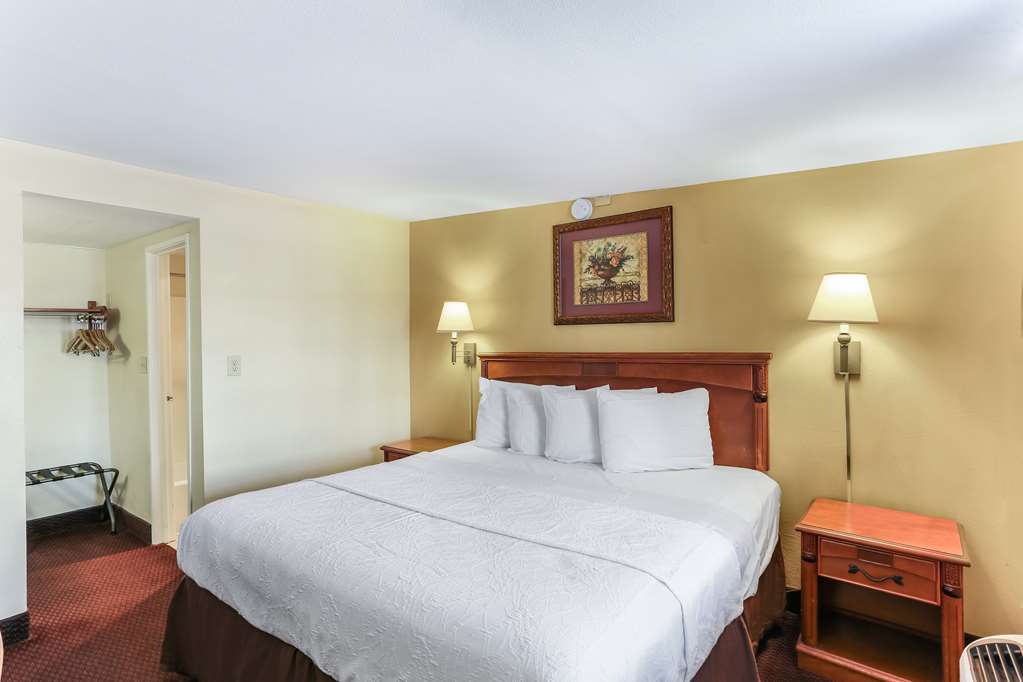 Americas Best Value Inn & Suites El Centro - photo 13