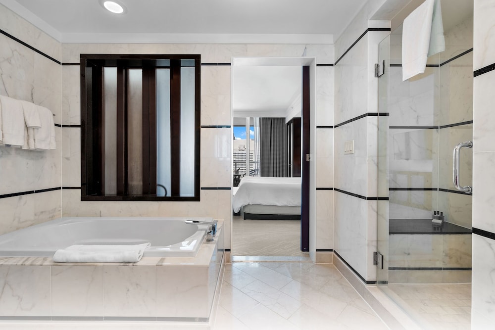 Fontainebleau Miami Beach Private Luxury Suites - photo 381