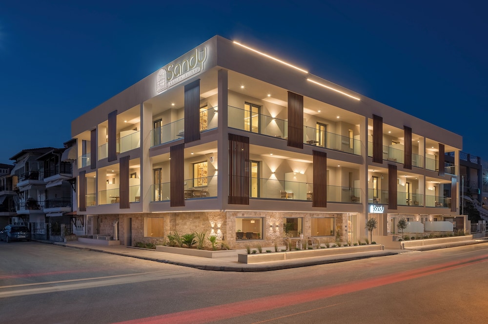 Sandy Seaside Suites — hotel in Nea Flogita