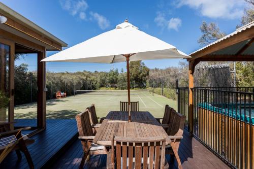The Heyfield Hideaway: Tennis & Spa — 4-Star Luxury Hotel in Rye, Australia