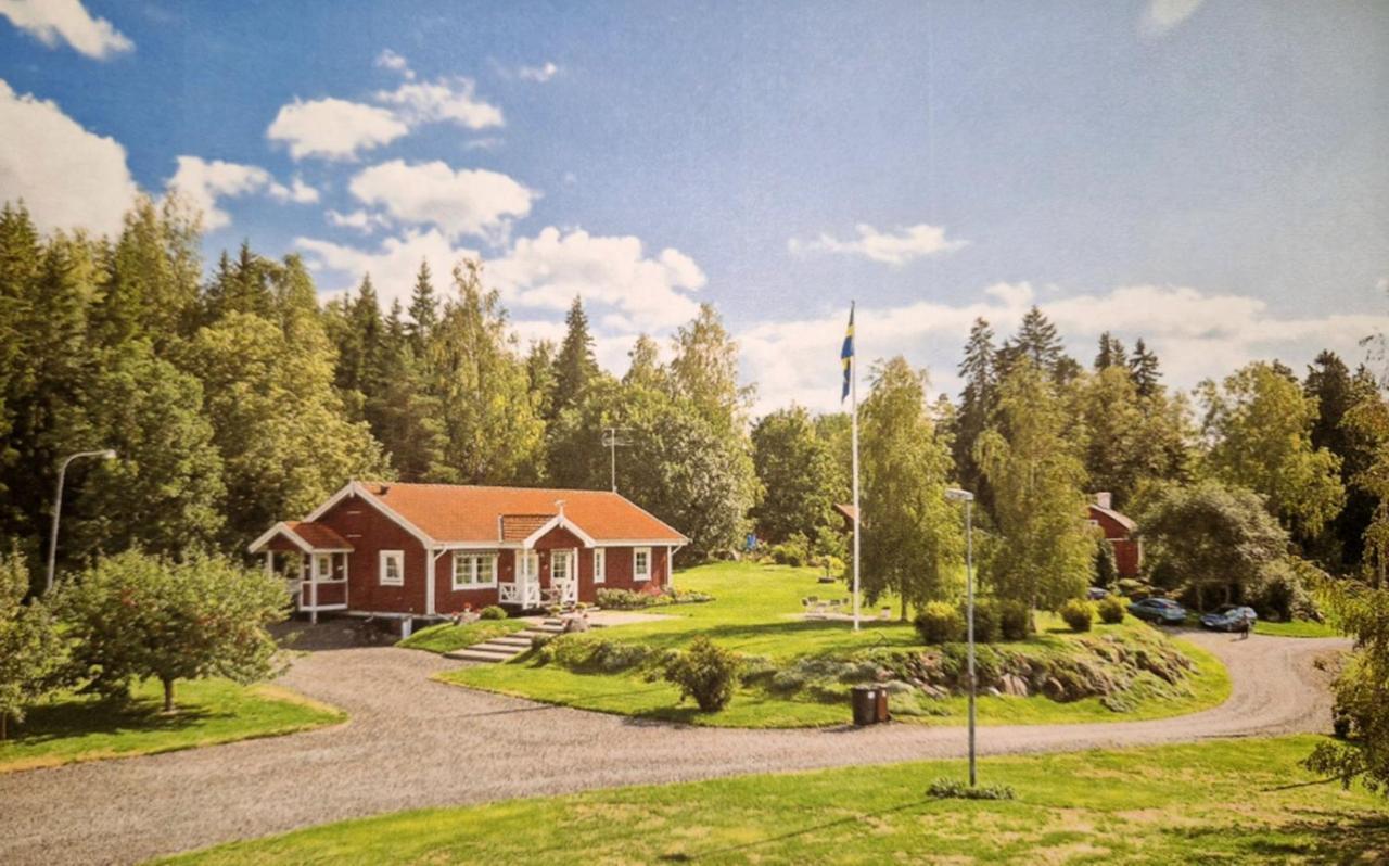 Lantlig villa utanför Uppsala — 4-Star Luxury Hotel in Alunda, Sweden