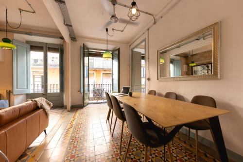 Bravissimo Les Rajoles Unique 3 Bedroom Apartment — 4-Star Luxury Hotel in Girona, Spain