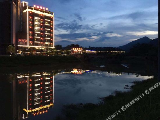 Longyiwan Hotel — hotel in Yingcheng