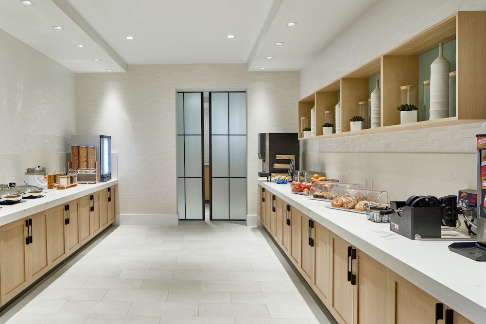 SpringHill Suites by Marriott Jacksonville Beach Oceanfront - photo 57