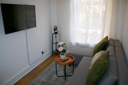 Stylish Cosy 1 Bedroom Flat — 4-Star Luxury Hotel in London, United Kingdom