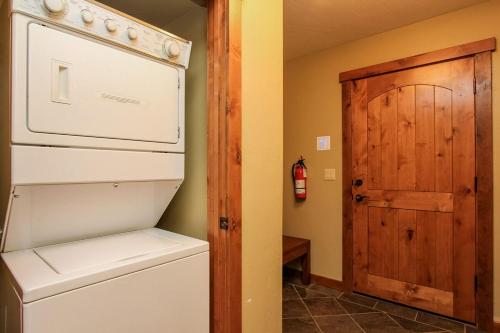 Discovery Chalet 374 at Tamarack Resort by Casago McCall Donerightmanagement - photo 11