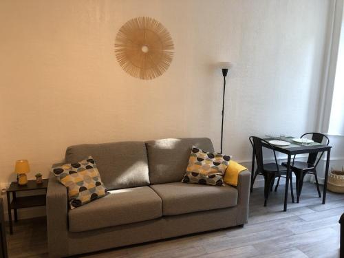 Studio 3 étoiles le 102 Aix les bains centre Thermes Palace le Beau Site in Aix-Les-Bains, France