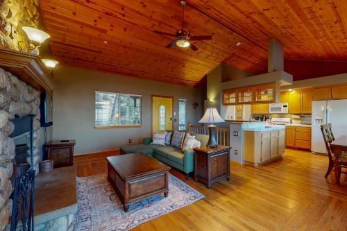 Cloud Nine — Lake Arrowhead — photo 3