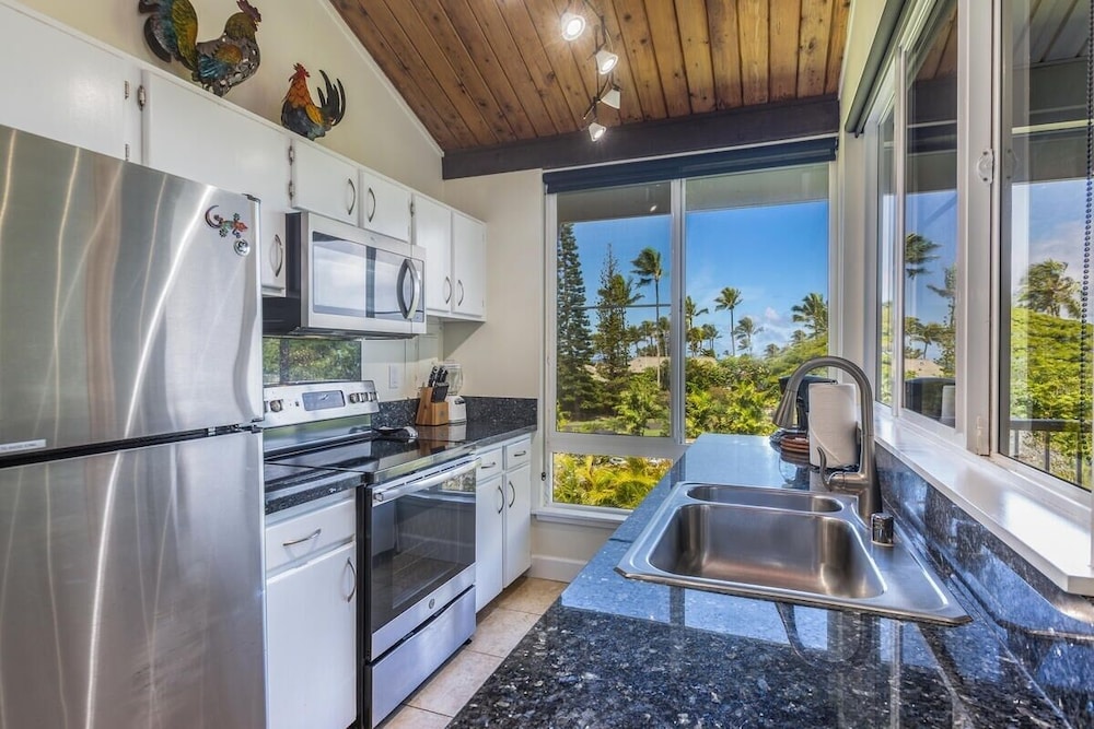 Newly Remodeled Cliffs Resort in Princeville condo - photo 9