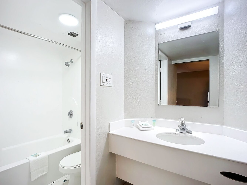 Stayable Suites Jacksonville - photo 50