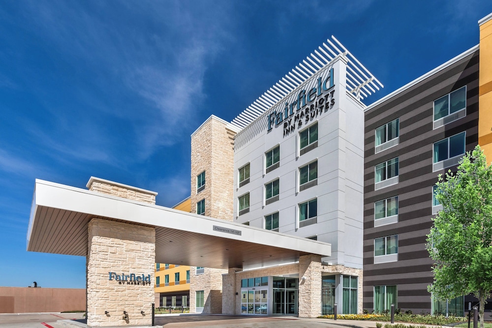 Fairfield Inn & Suites Houston Memorial City Area - photo 35