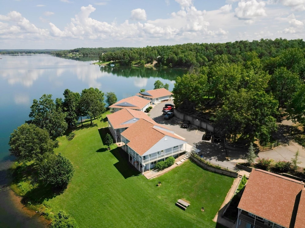 Crown Point Resort - photo 105