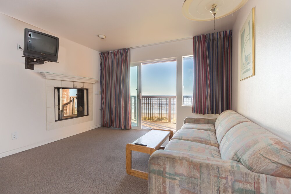 Cozy Cove Beachfront Resort Inn - photo 29