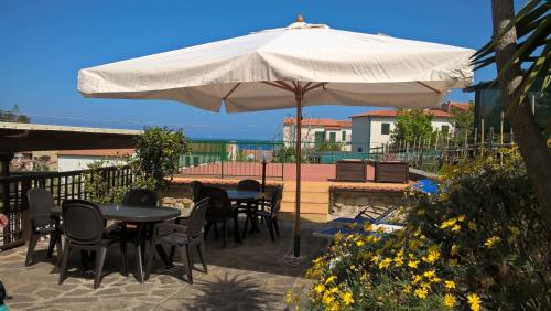 Summer B&B — 4-Star Luxury Hotel in Marciana, Italy