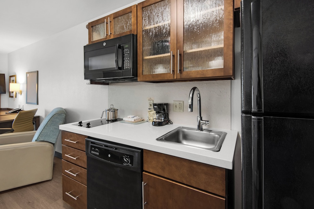 Candlewood Suites Pensacola University Area by IHG - photo 19